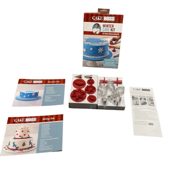 Cake Boss Winter Decorating Kit 25 Pieces Cutters Icing Bags Decorating Tips NEW - Picture 10 of 10